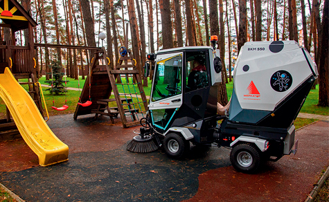«Дорожный пылесос» ВКМ 550: как сократить трех дворников и повысить качество уборки