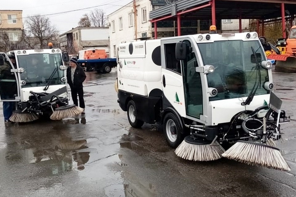 Для уборки улиц зимой Липецк получит 13 новых машин: 4 фронтальных погрузчика и 9 многофункциональных автомобилей