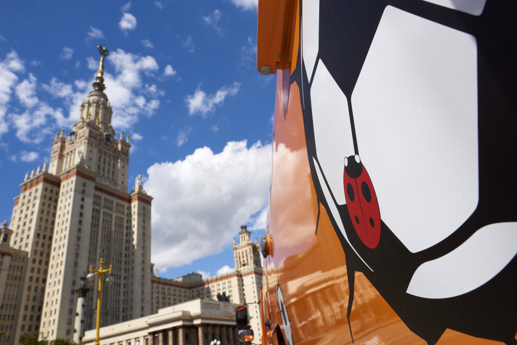 К Чемпионату мира по футболу «Меркатор Холдинг» украсит свою технику футбольной символикой