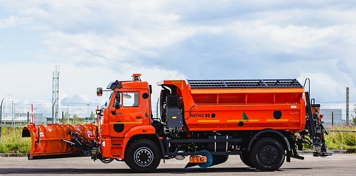 Как КДМ 300 на метане наводит чистоту на улицах