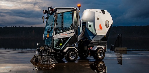Компактные подметально-вакуумные машины: ТОП-3 модели для уборки территорий